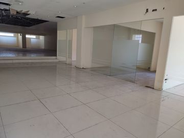 Disewakan Bangunan Lokasi Strategis Ex Resto di Pusat Kota Lokasi jl Kartini Surabaya