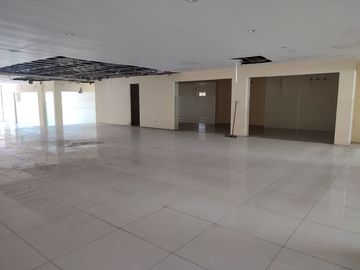 Disewakan Bangunan Lokasi Strategis Ex Resto di Pusat Kota Lokasi jl Kartini Surabaya