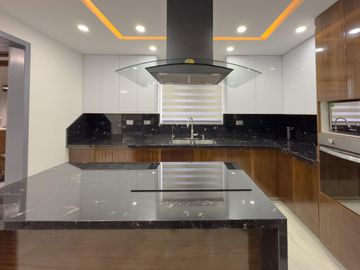 Residencia en venta en La Coruña residencial, equipamiento de lujo