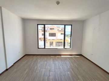CASA A ESTRENAR URBANIZACIÓN 