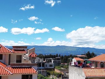 CASA A ESTRENAR URBANIZACIÓN 