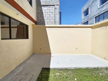 CASA A ESTRENAR URBANIZACIÓN 