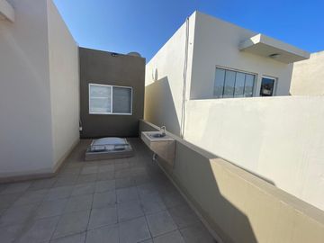 Se Vende casa de 4 recamaras dentro de un coto con acceso Controlado pasando Flamingos.