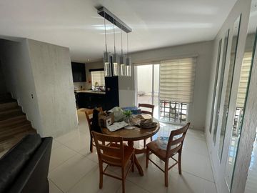 Se Vende casa de 4 recamaras dentro de un coto con acceso Controlado pasando Flamingos.