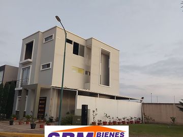 En Urbanización Privada Se Vende Casa con Proyección para Tercer Piso Depto Independiente