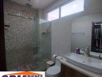 En Urbanización Privada Se Vende Casa con Proyección para Tercer Piso Depto Independiente