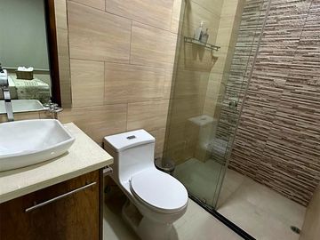 En Urbanización Privada Se Vende Casa con Proyección para Tercer Piso Depto Independiente