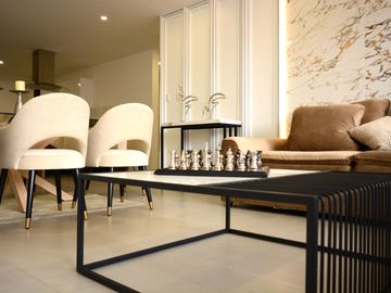 En Venta Departamento de Lujo de 3 Dormitorios en Puertas del Sol - Ordoñez Lasso