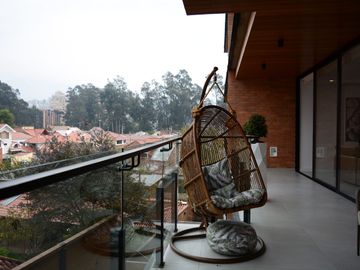 En Venta Departamento de Lujo de 3 Dormitorios en Puertas del Sol - Ordoñez Lasso