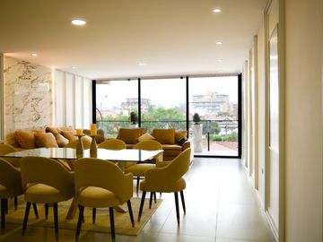 En Venta Departamento de Lujo de 3 Dormitorios en Puertas del Sol - Ordoñez Lasso