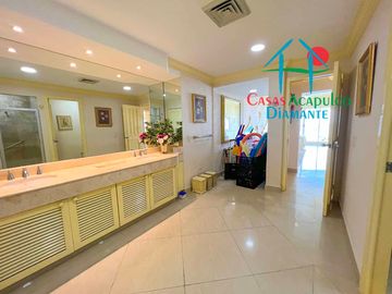 Departamento en venta con hermosa terraza e increíble vista al mar