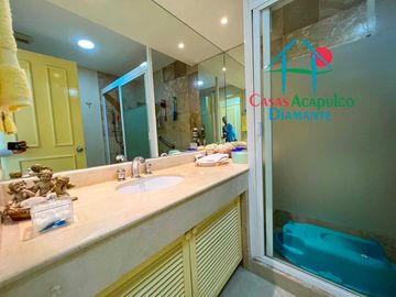 Departamento en venta con hermosa terraza e increíble vista al mar