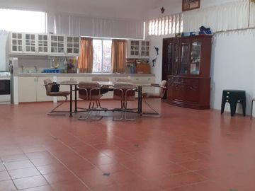 **En Venta Lote de 993 metros con Amplia Casa y Anexo Independiente en Brisas del Mar Salinas, Ecuador**