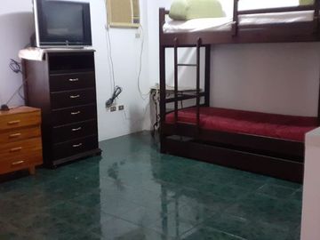 **En Venta Lote de 993 metros con Amplia Casa y Anexo Independiente en Brisas del Mar Salinas, Ecuador**