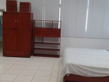 **En Venta Lote de 993 metros con Amplia Casa y Anexo Independiente en Brisas del Mar Salinas, Ecuador**