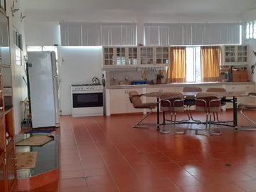 En Venta Lote de 1.418 metros con amplia casa en Brisas del Mar Salinas, Ecuador