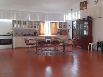 En Venta Lote de 1.418 metros con amplia casa en Brisas del Mar Salinas, Ecuador