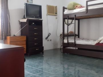 En Venta Lote de 1.418 metros con amplia casa en Brisas del Mar Salinas, Ecuador