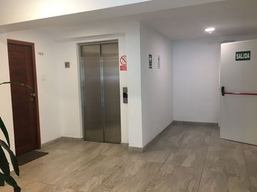 VENTA DE DEPARTAMENTO DE ESTRENO EN AV. DE LOS PRECURSORES SURCO CERCA A CHACARILLA
