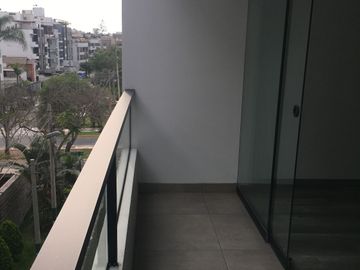 VENTA DE DEPARTAMENTO DE ESTRENO EN AV. DE LOS PRECURSORES SURCO CERCA A CHACARILLA