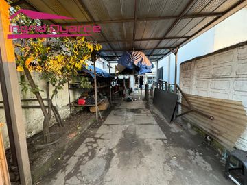 Vendo céntrica y amplia  casa  en esquina estratégica a pasos del centro de Chillan ,especial empresas