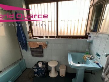 Vendo céntrica y amplia  casa  en esquina estratégica a pasos del centro de Chillan ,especial empresas