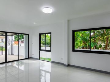 New Modern 3 Bed House in San Phi Suea for Sale