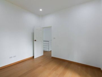 New Modern 3 Bed House in San Phi Suea for Sale