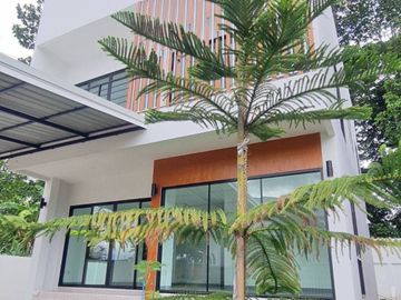New Modern 3 Bed House in San Phi Suea for Sale