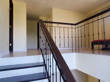 RFO house for sale in  Sta. Rosa Estates 2 with covered Car Garage