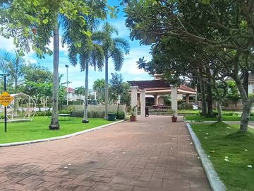 RFO house for sale in  Sta. Rosa Estates 2 with covered Car Garage