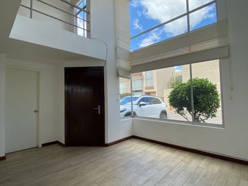 Casa en Venta de 3 Dormitorios en Tumbaco Quito