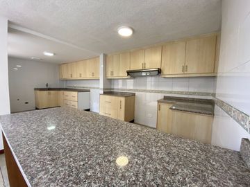 Casa en Venta de 3 Dormitorios en Tumbaco Quito