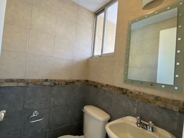 Casa en Venta de 3 Dormitorios en Tumbaco Quito
