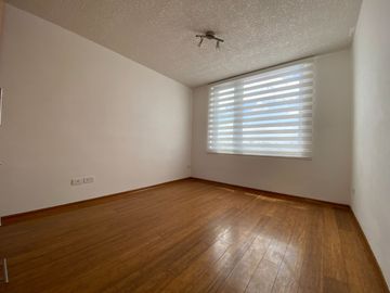 Casa en Venta de 3 Dormitorios en Tumbaco Quito