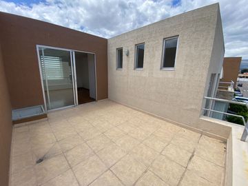 Casa en Venta de 3 Dormitorios en Tumbaco Quito