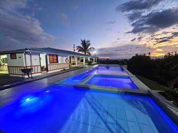 FINCA DE ALQUILER CON SALÓN DE EVENTOS EN ARRIENDO PEREIRA, EJE CAFETERO