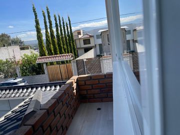 Vendo pequeña quinta de OPORTUNIDAD  en el centro  de Guayllabamba