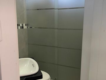 Vendo pequeña quinta de OPORTUNIDAD  en el centro  de Guayllabamba