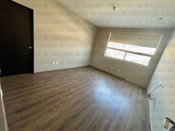 Casa en venta en PRIVADA Vistancia 1er Sector, atrás de La Rioja, Esfera, con 100 m² de patio!!! Sin vecino atrás, muy cerca de esquina, con facilidad