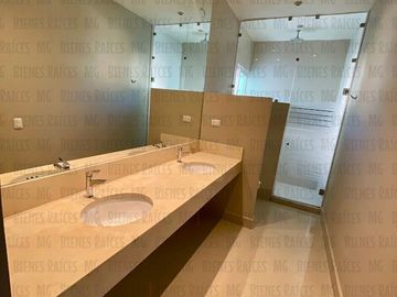 Casa en venta en PRIVADA Vistancia 1er Sector, atrás de La Rioja, Esfera, con 100 m² de patio!!! Sin vecino atrás, muy cerca de esquina, con facilidad