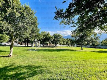 Casa en venta en PRIVADA Vistancia 1er Sector, atrás de La Rioja, Esfera, con 100 m² de patio!!! Sin vecino atrás, muy cerca de esquina, con facilidad