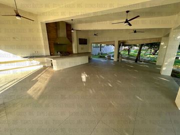 Casa en venta en PRIVADA Vistancia 1er Sector, atrás de La Rioja, Esfera, con 100 m² de patio!!! Sin vecino atrás, muy cerca de esquina, con facilidad