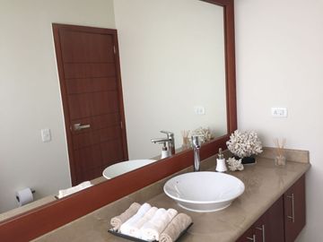 VENTA DEPARTAMENTO DUPLEX DE 4 DORMITORIOS , SECTOR LA CAROLINA