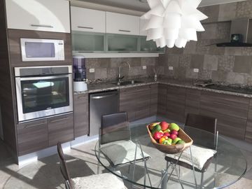 VENTA DEPARTAMENTO DUPLEX DE 4 DORMITORIOS , SECTOR LA CAROLINA