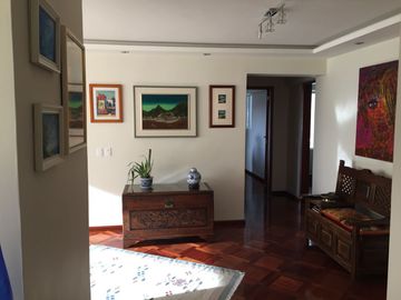 VENTA DEPARTAMENTO DUPLEX DE 4 DORMITORIOS , SECTOR LA CAROLINA