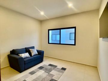 CASA EN RESIDENCIAL RIO COMODA, AMPLIA E  ILUMINADA CON ALBERCA PROPIA.