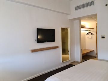 HOTEL CANTIK MEWAH TERKENAL DIJUAL DI MALIOBORO