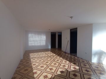 Se vende departamento ubicado en Cerro Colorado-Segundo piso