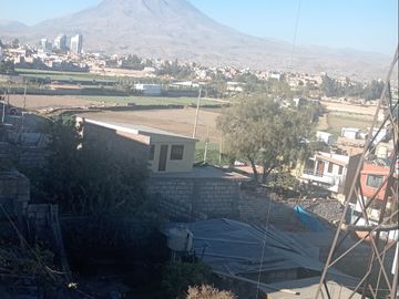 Se vende departamento ubicado en Cerro Colorado-Segundo piso
